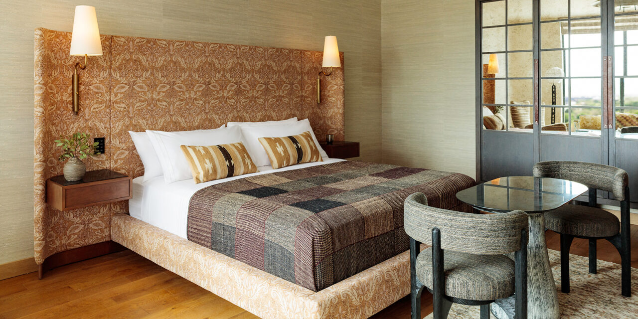 austin proper suite with seating area