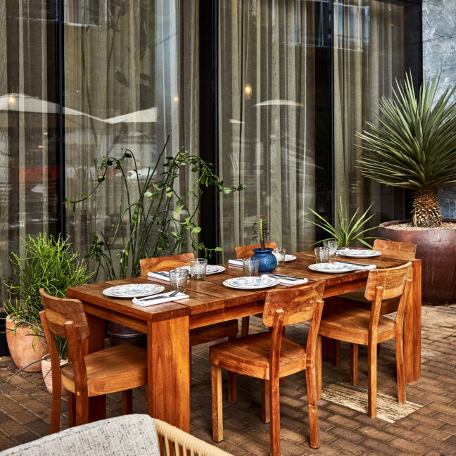 Peacock Outdoor Table Seating