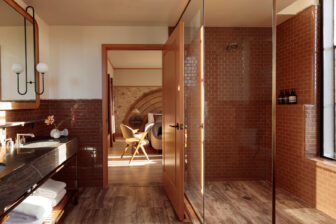 Landmark guest room Bathroom