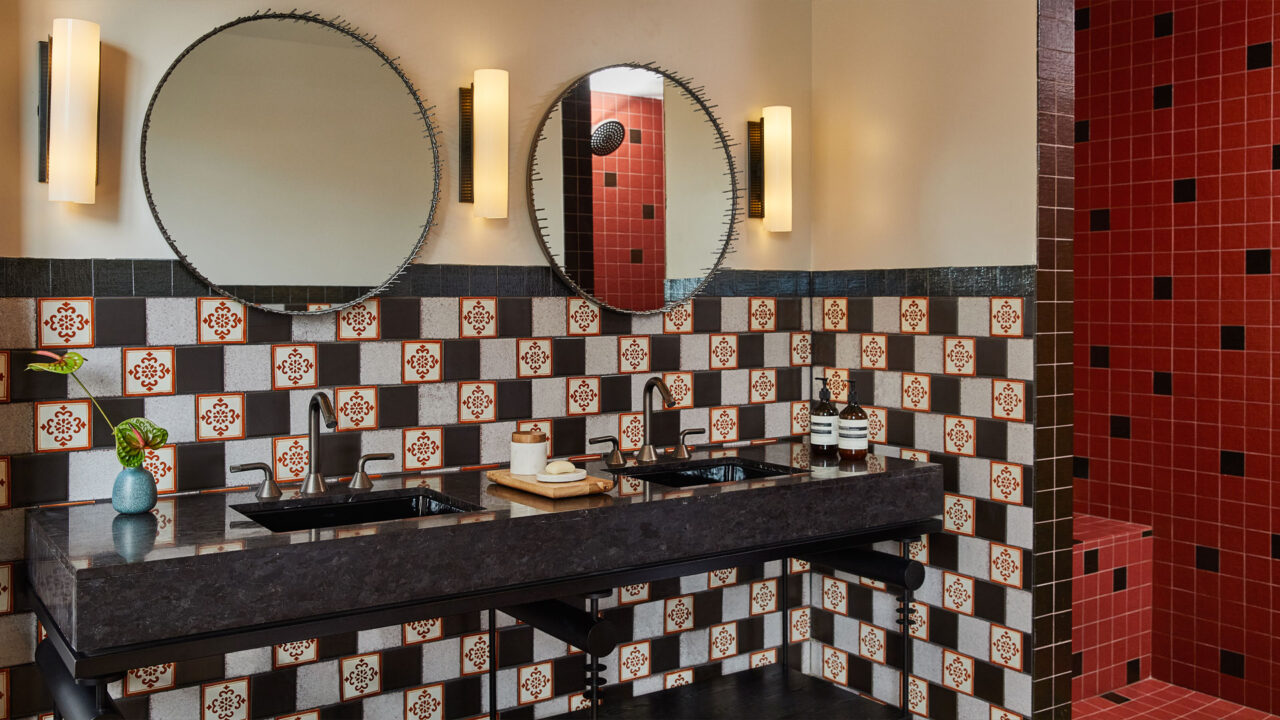 Court Suite Bathroom