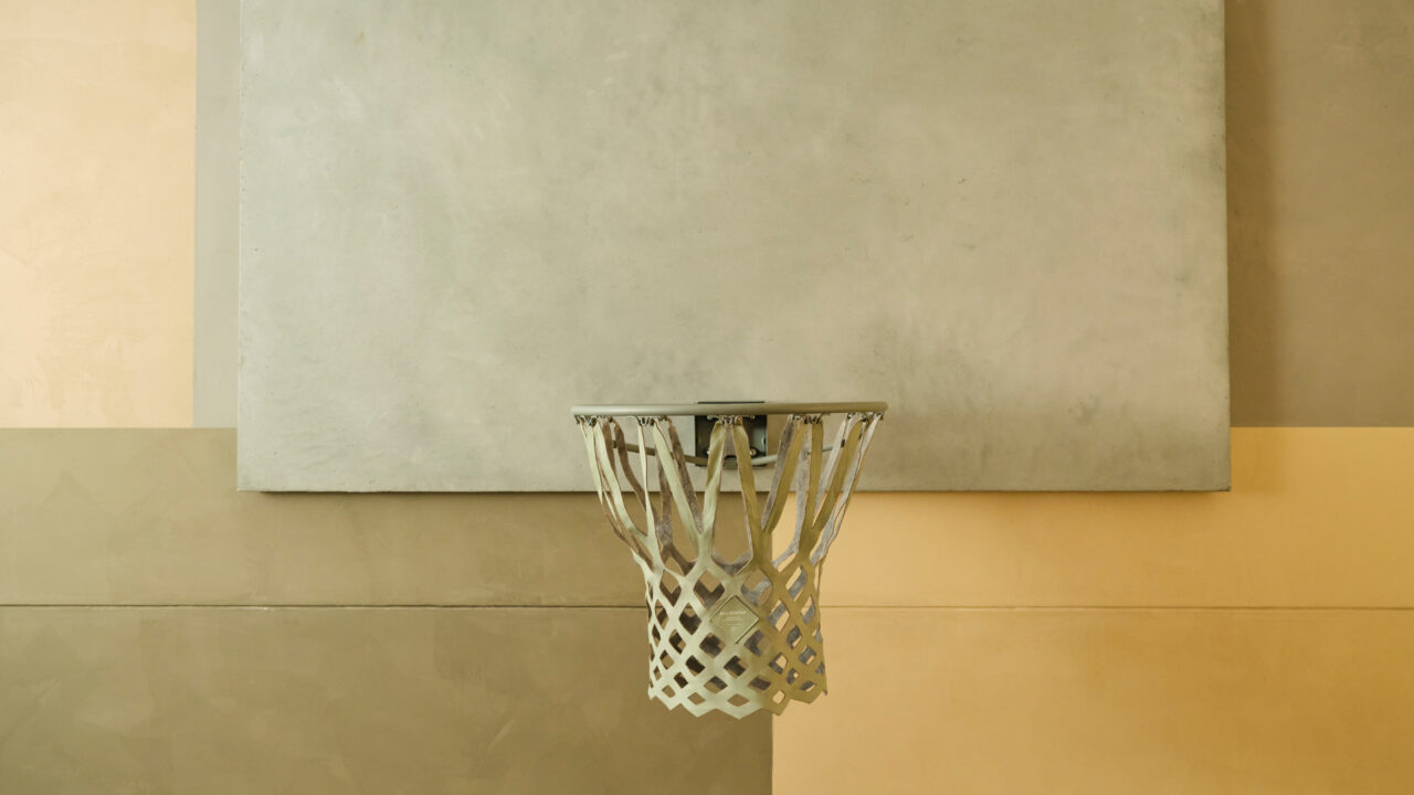 Basketball hoop