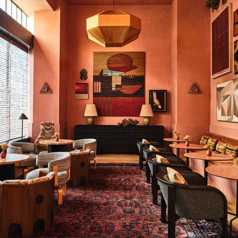 Dahlia cocktail lounge