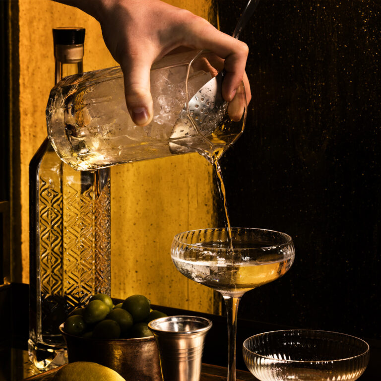 Dahlia cocktail lounge