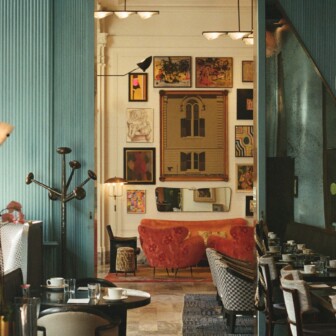 cozy-seating-vignette-inside