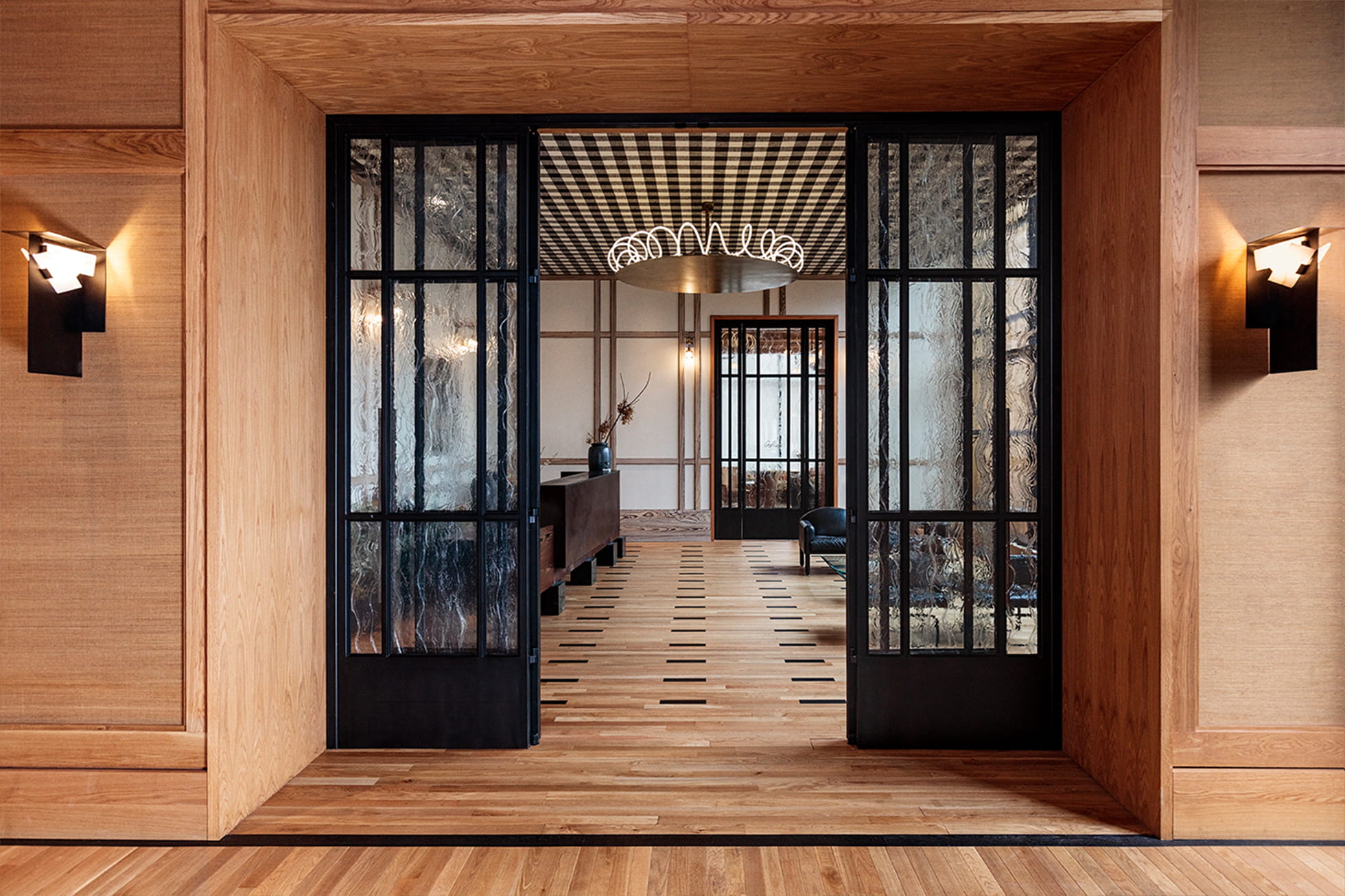 entrance into austin proper reception desk and lobby