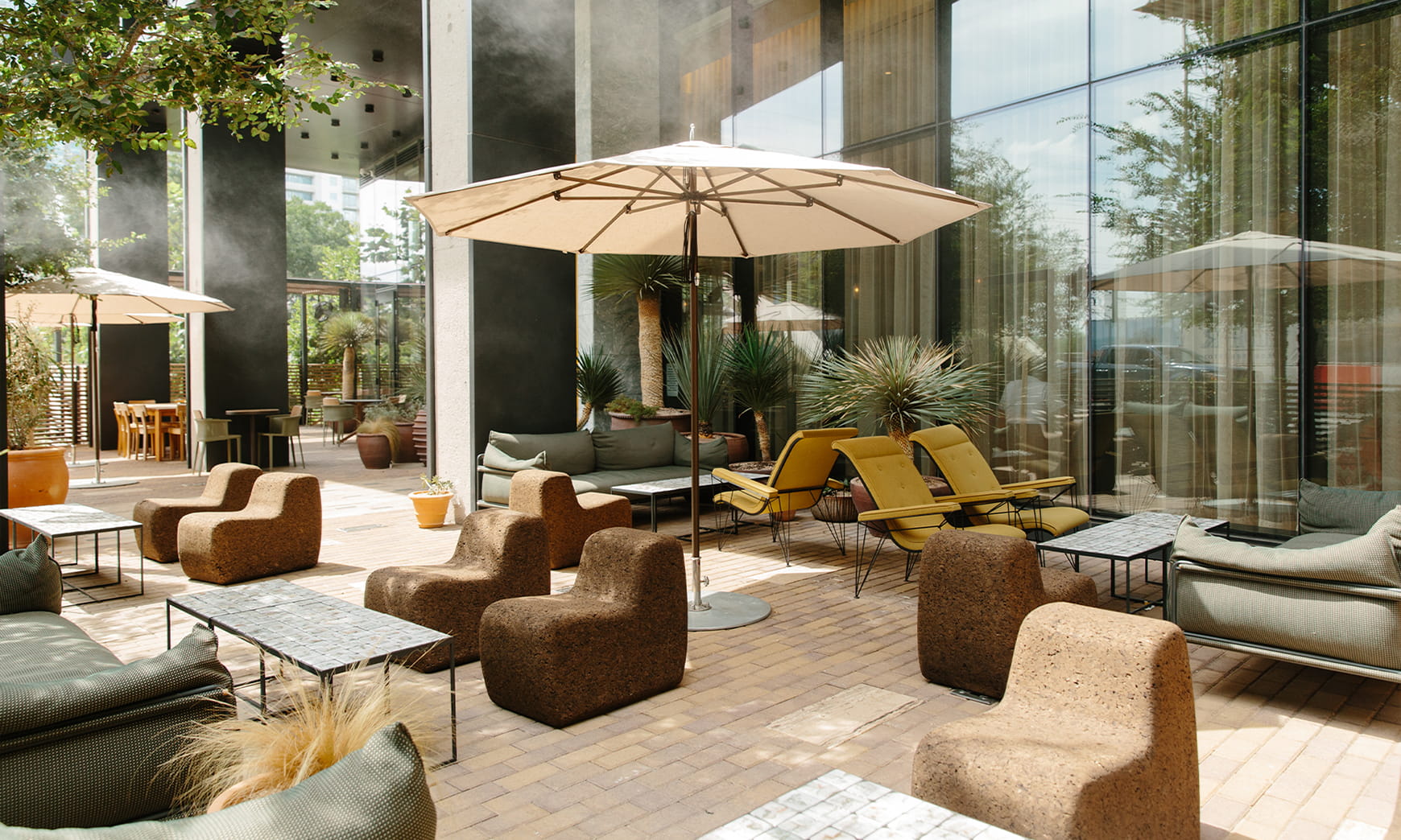 Peacock Outdoor Dining and Lounge